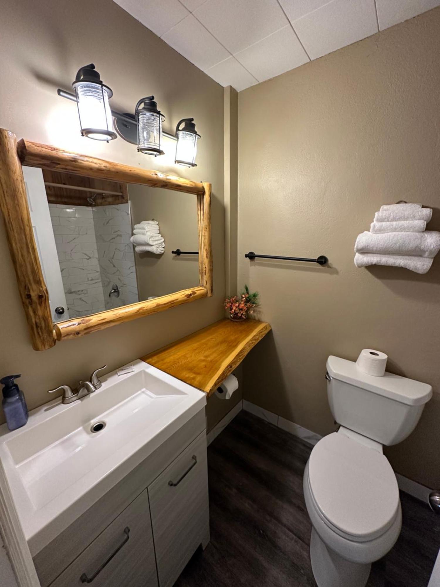 Pinecrest Motel Nipigon Εξωτερικό φωτογραφία